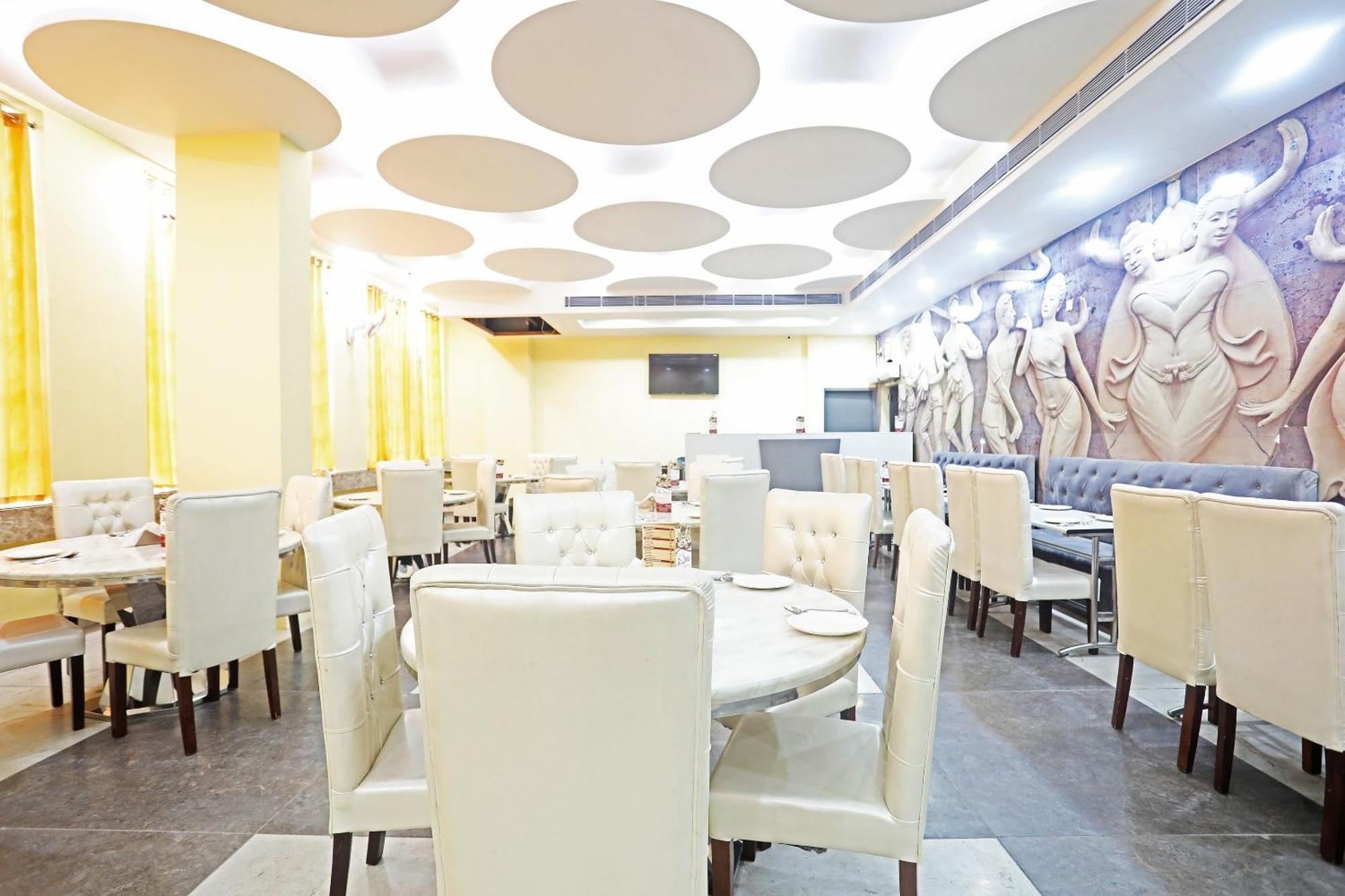 Capital O 40493 Hotel Aroma Regency Meerut Buitenkant foto